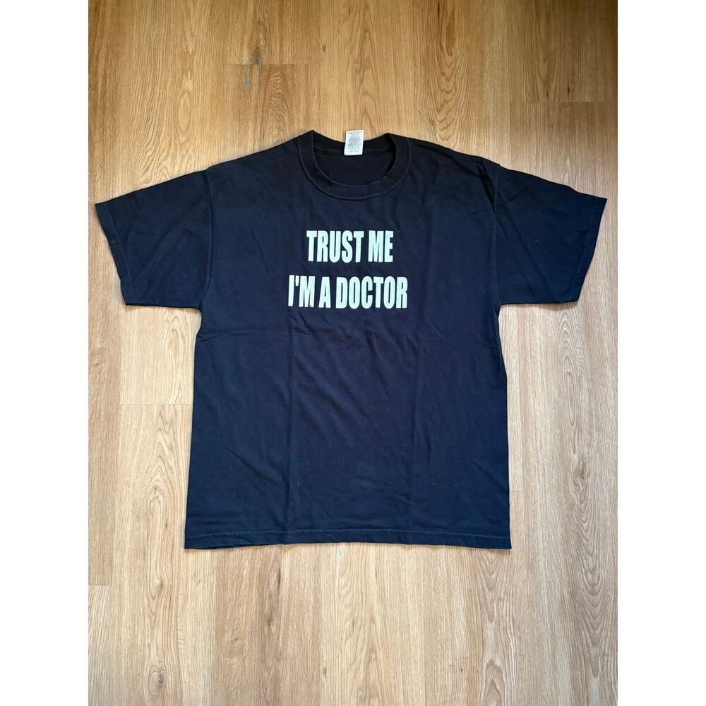 Vintage 90s Trust Me I’m A Doctor T Shirt Old Jerzees Tag size Large